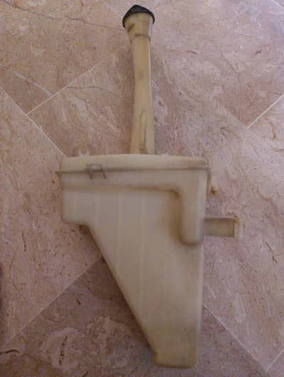 wind screen wiper washer bottle corolla