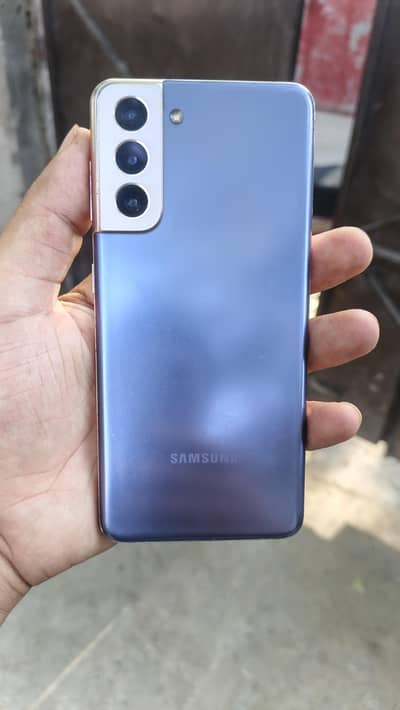 samsung s21 8 GB ram or 256 GB ROM