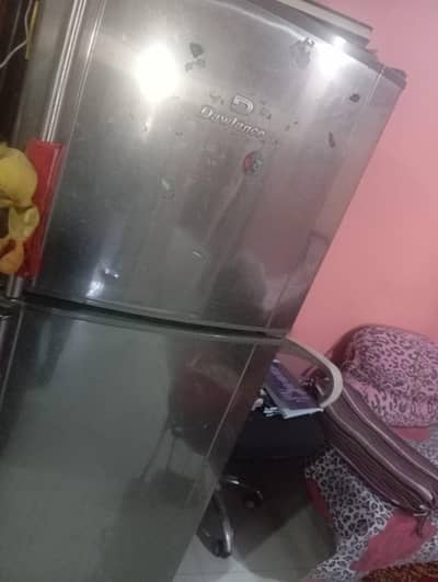 Dawlance Refrigerator Condition 8/10 350L / 12.4 cu ft