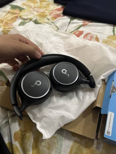Soundcore H30i headphones