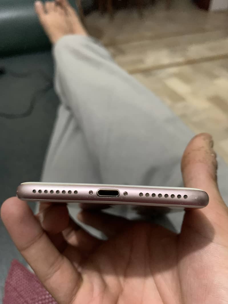 Apple iPhone 7 Plus urgent sale 5