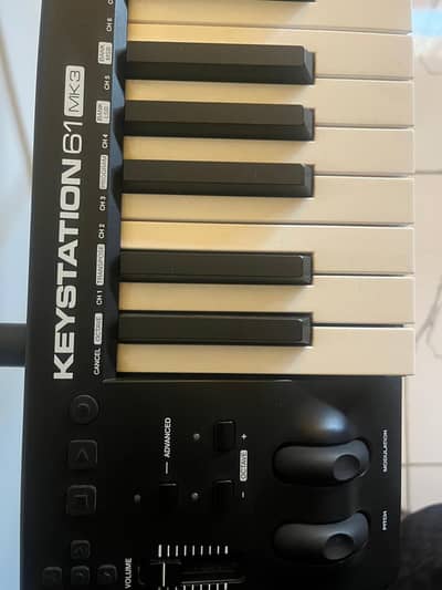 M-Audio Keystation 61 MK3 MIDI Keyboard — 9/10 Mint Condition