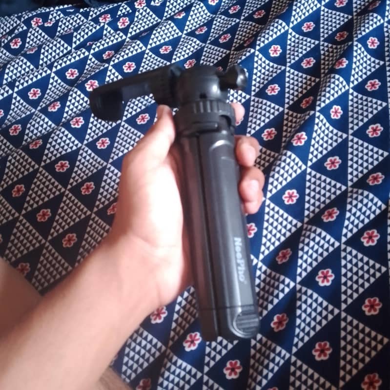 tripod 1