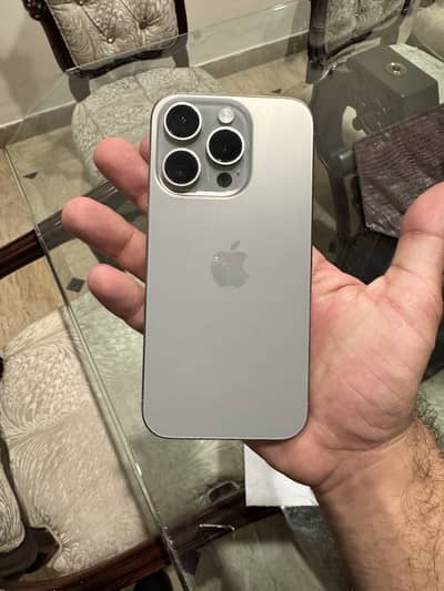 iPhone 15 Pro 256 GB Natural Titanium 4 months sim time