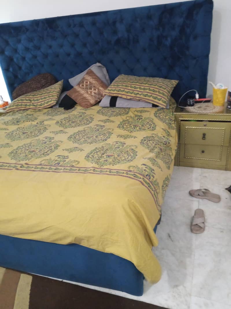 bed and side table 03319696969 0