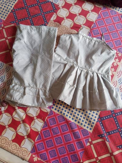 kids simple suit & frok stitching  at home canal garden