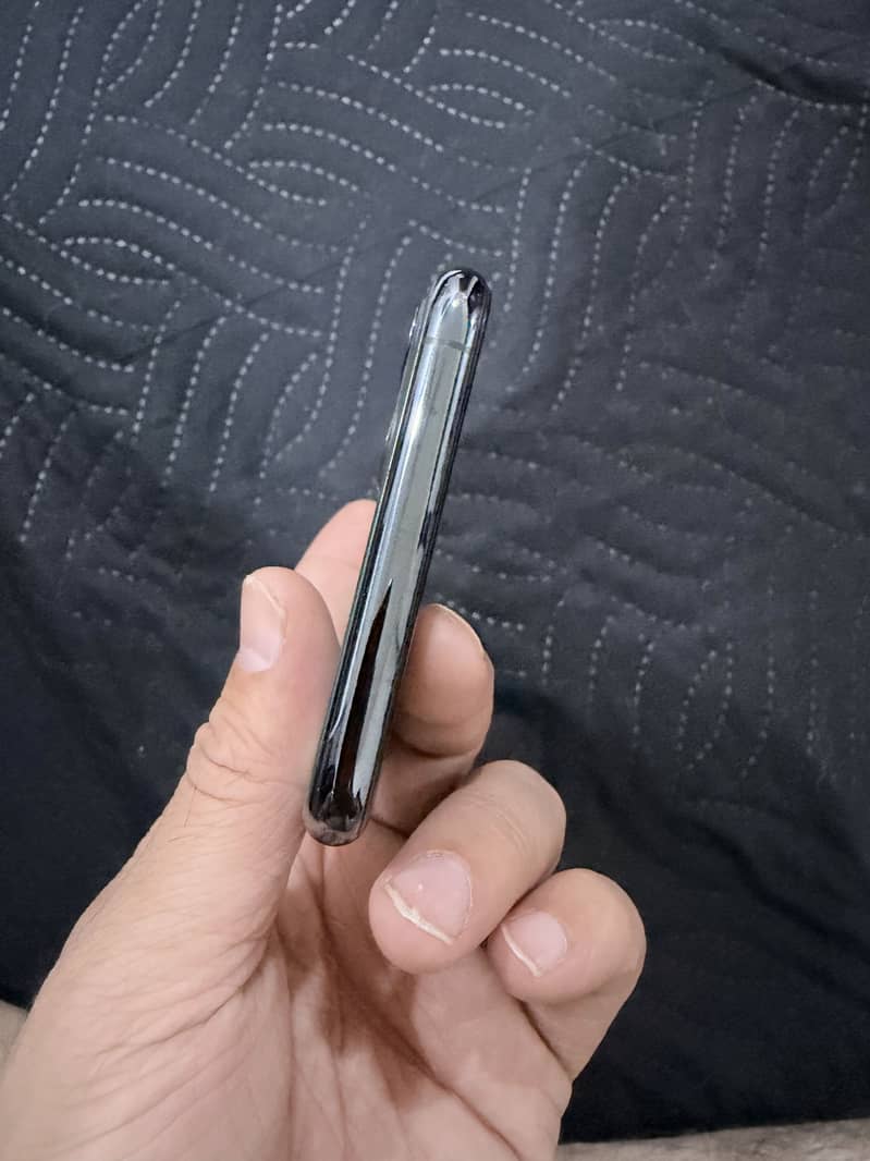 Iphone 11 pro max 2
