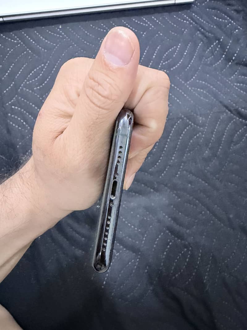 Iphone 11 pro max 4