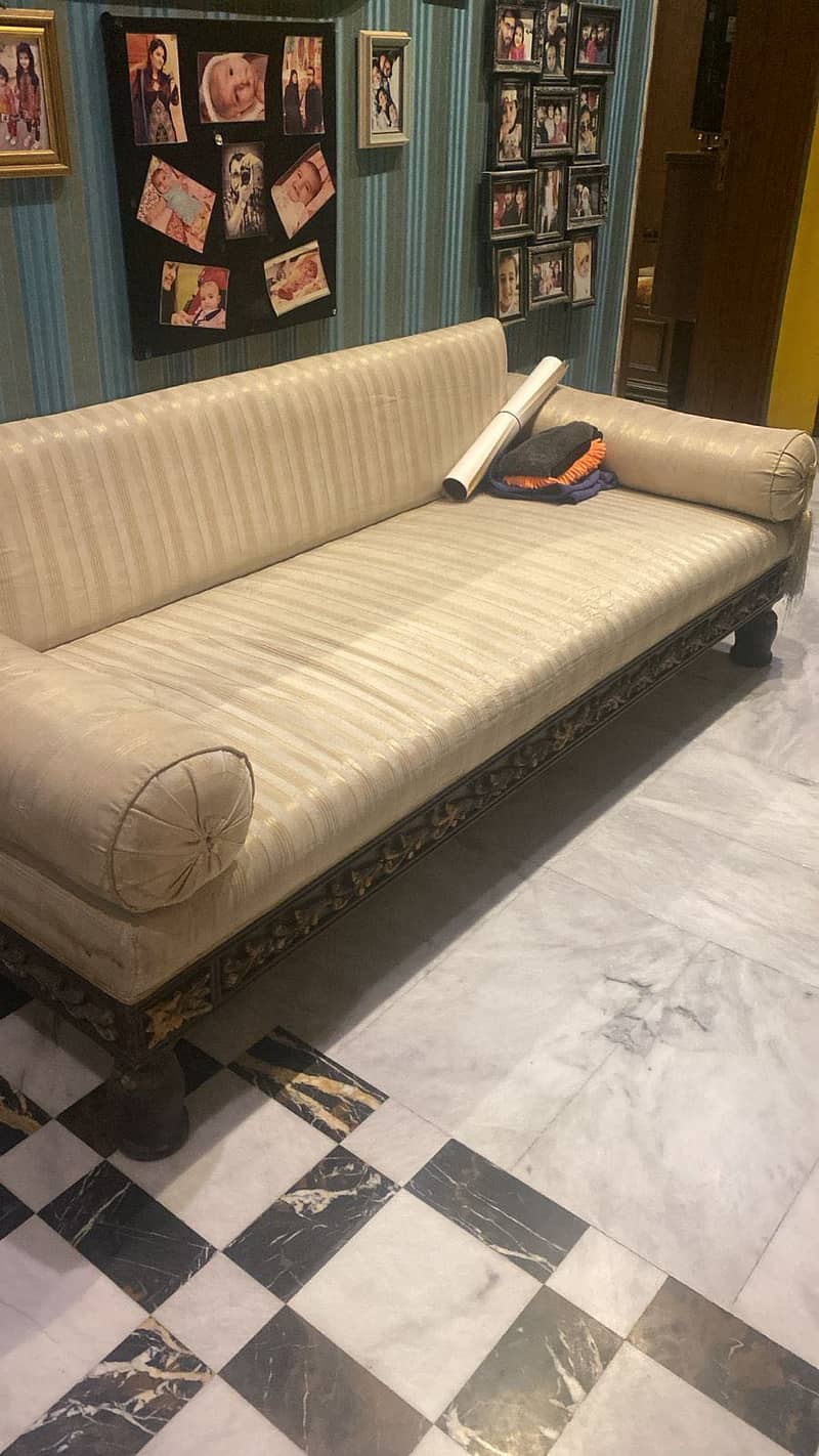 Sofa set and table 0