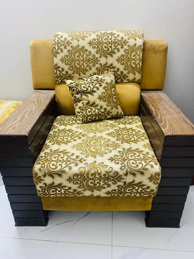 1 seater Sofa (Big Size)