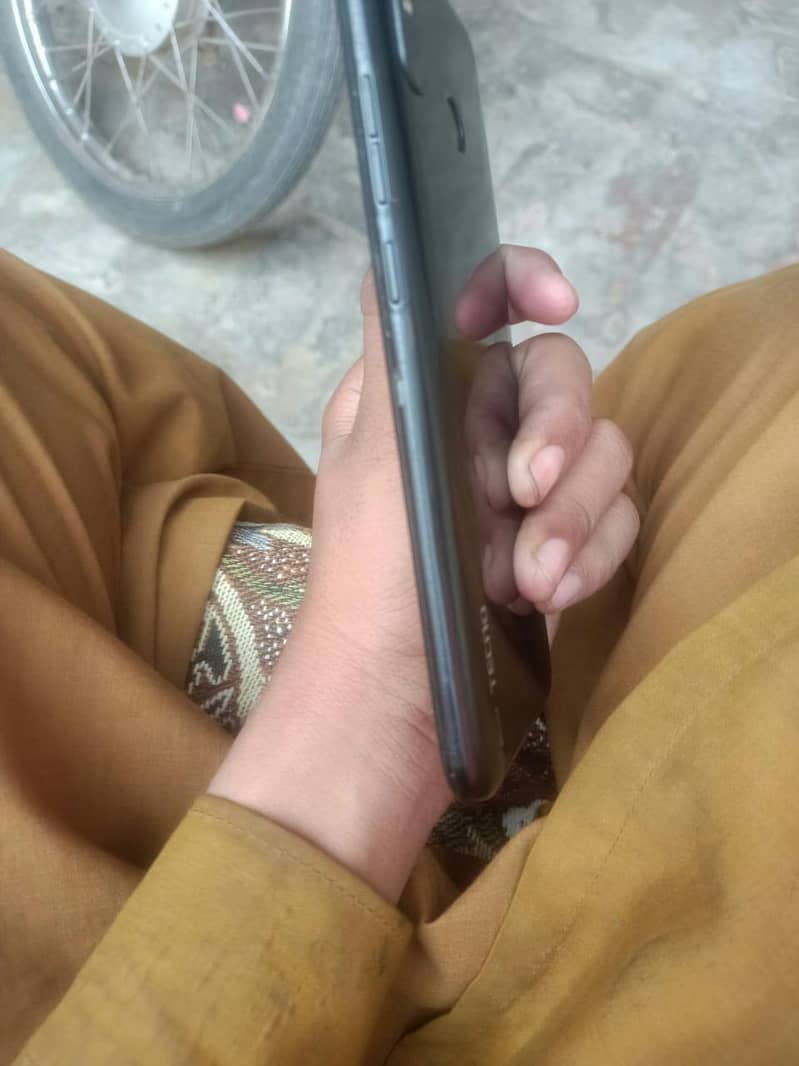 Techno spark 4 lite 3