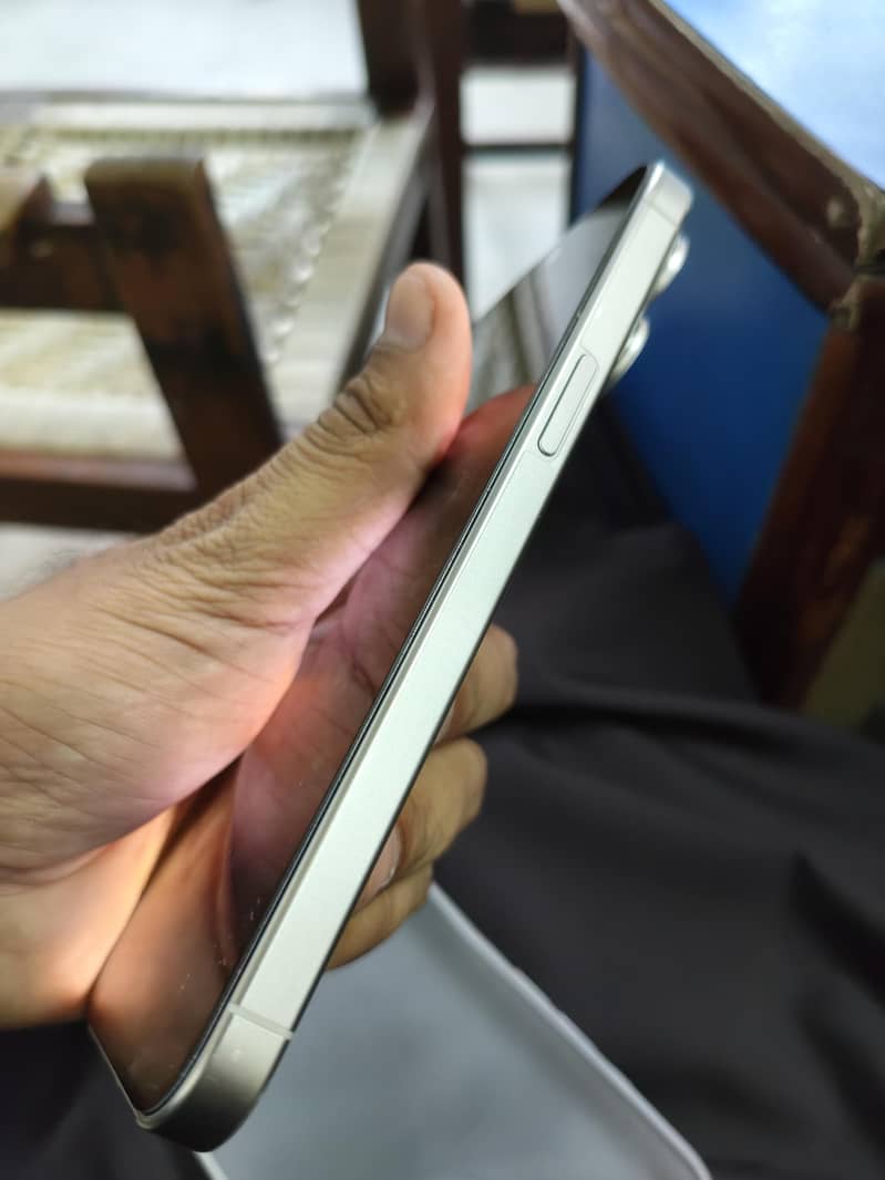 iphone 15 pro max 2