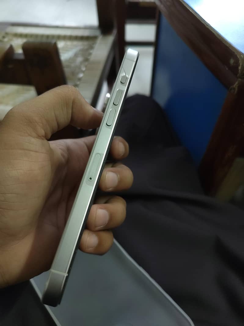 iphone 15 pro max 3