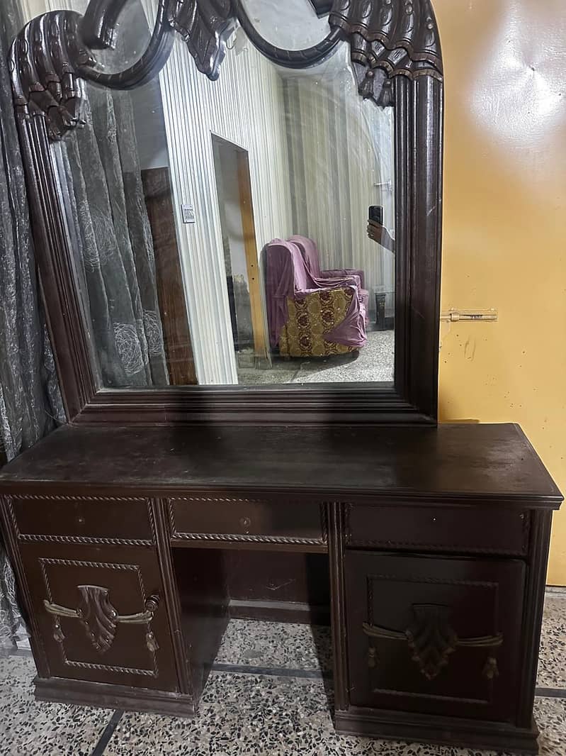 dressing table 1