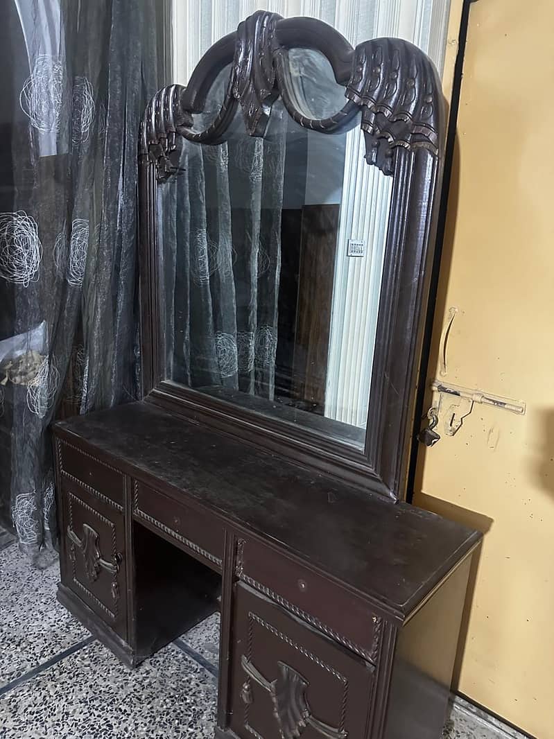 dressing table 2