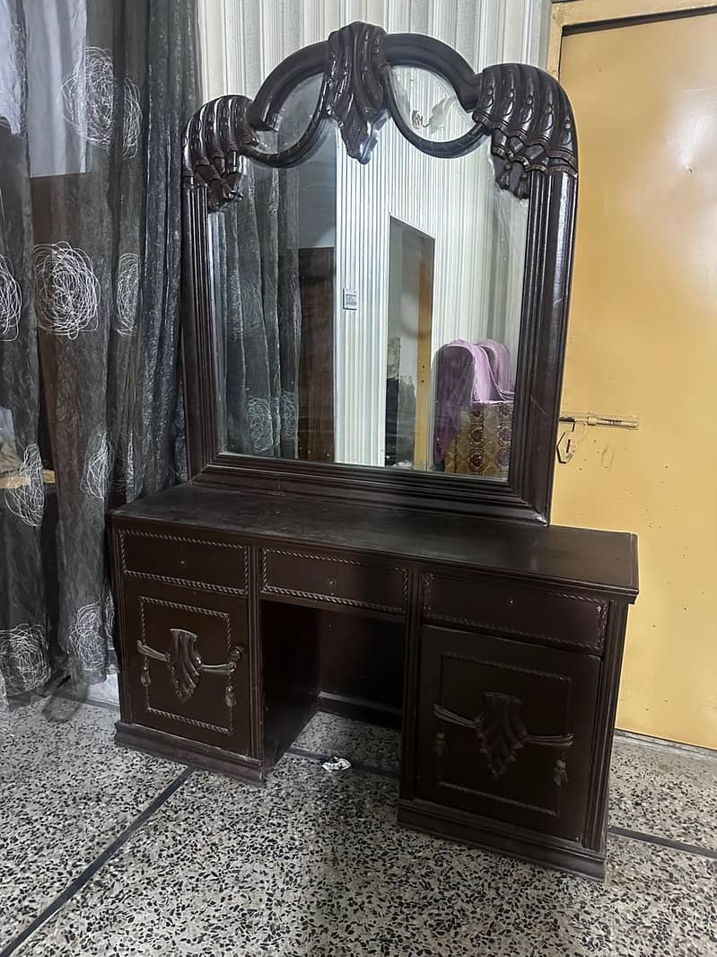 dressing table 3