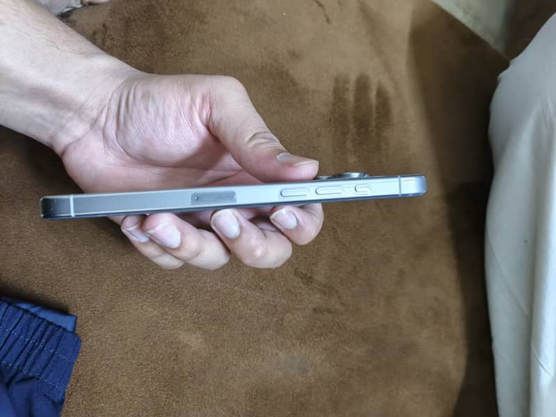 iPhone 15 Pro Max 1