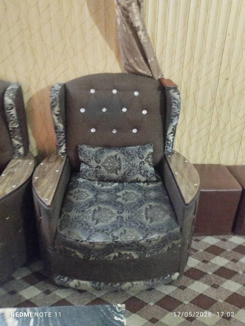 7 seater sofa 0