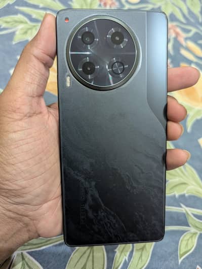 Tecno Camon 30 12/256gb