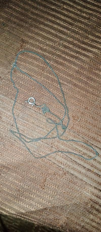 928 carat ki original chandi chain hai Bahar jayegi