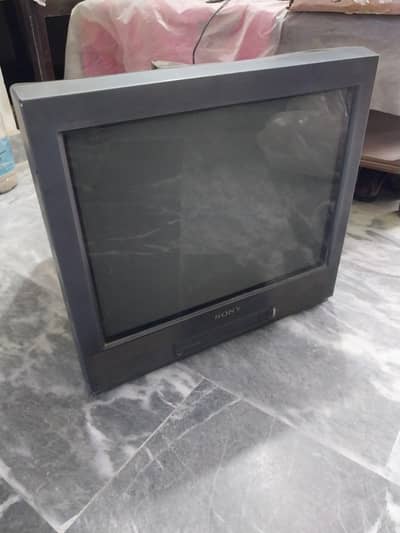 Sony Trinitron 20" Color CRT TV Black Body, Best Condition.