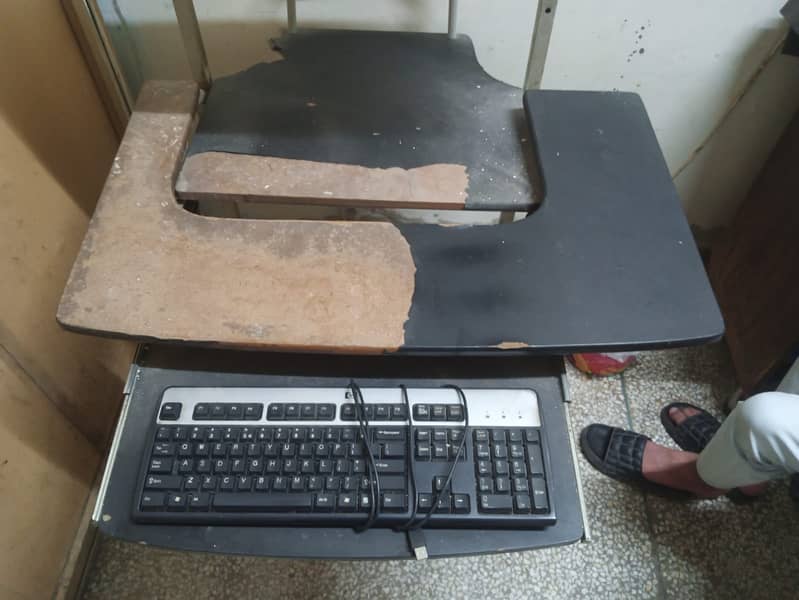 Computer Table 1