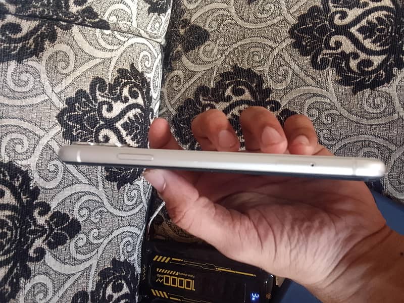 iPhone 11 5