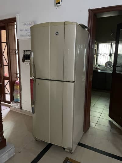 Pel full size refrigerator