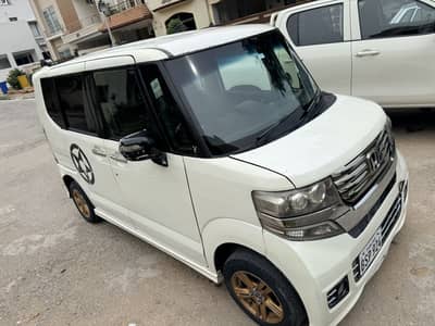Honda N Box  Custom 2015 model 2017 lahore registered