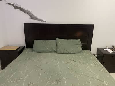 King size doible bed with side table dreasing table