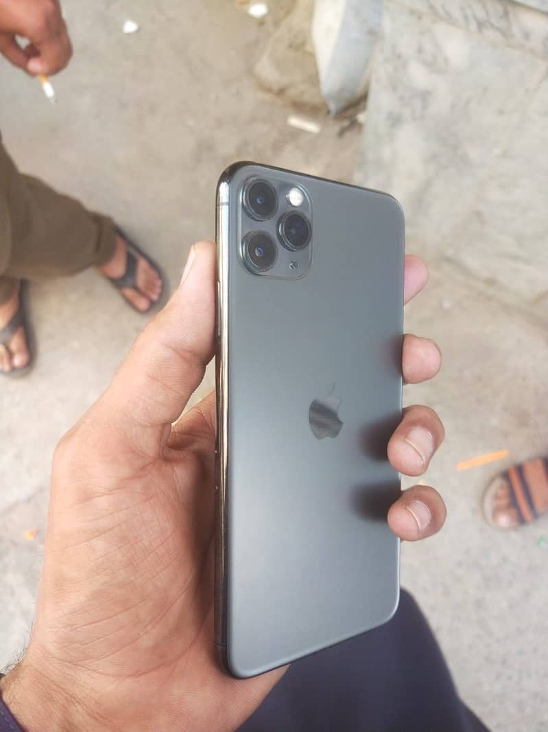 iPhone 11 Pro Max 3