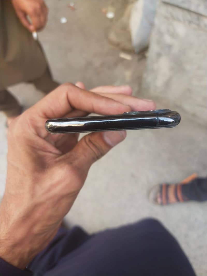 iPhone 11 Pro Max 5