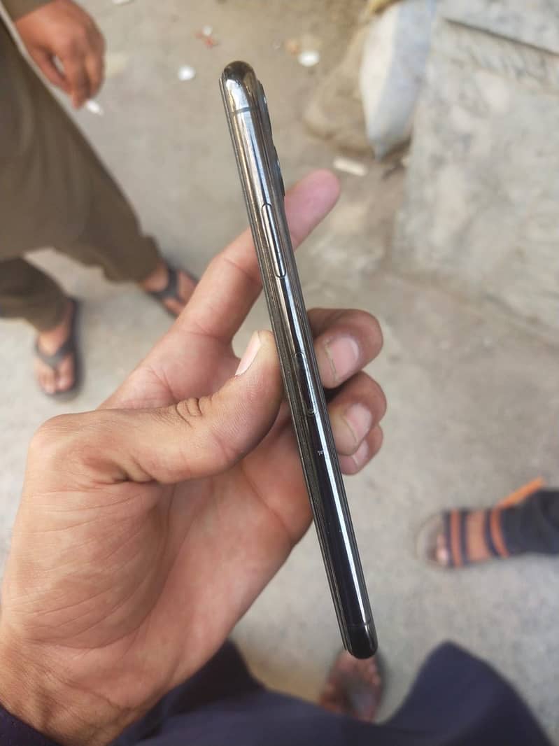 iPhone 11 Pro Max 6