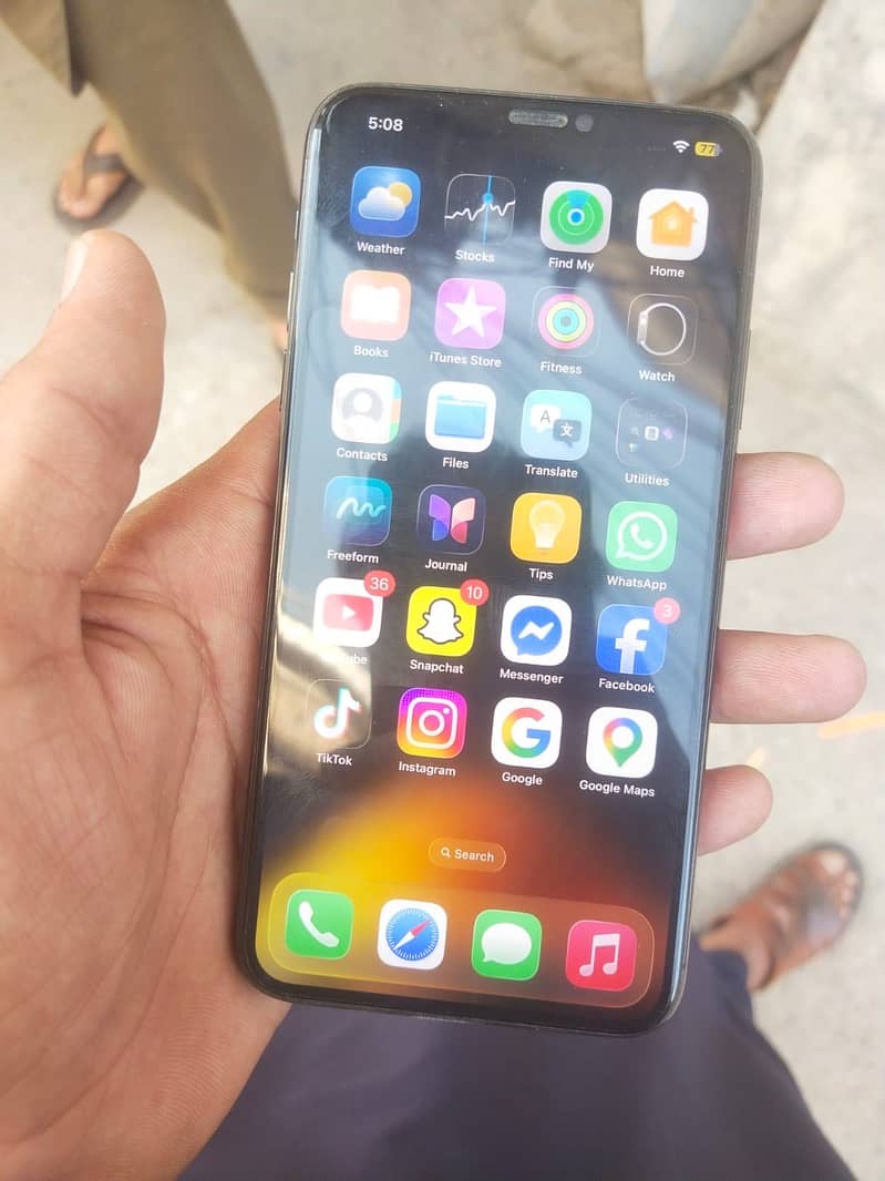 iPhone 11 Pro Max 1