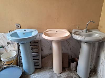 Wash Bason in Gud Condition 1200each