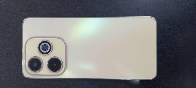 Infinix hot 40i box charger or complet  ok hai