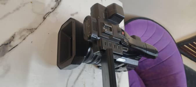 pv 100 aur 4 k camera aur podcast set for sale