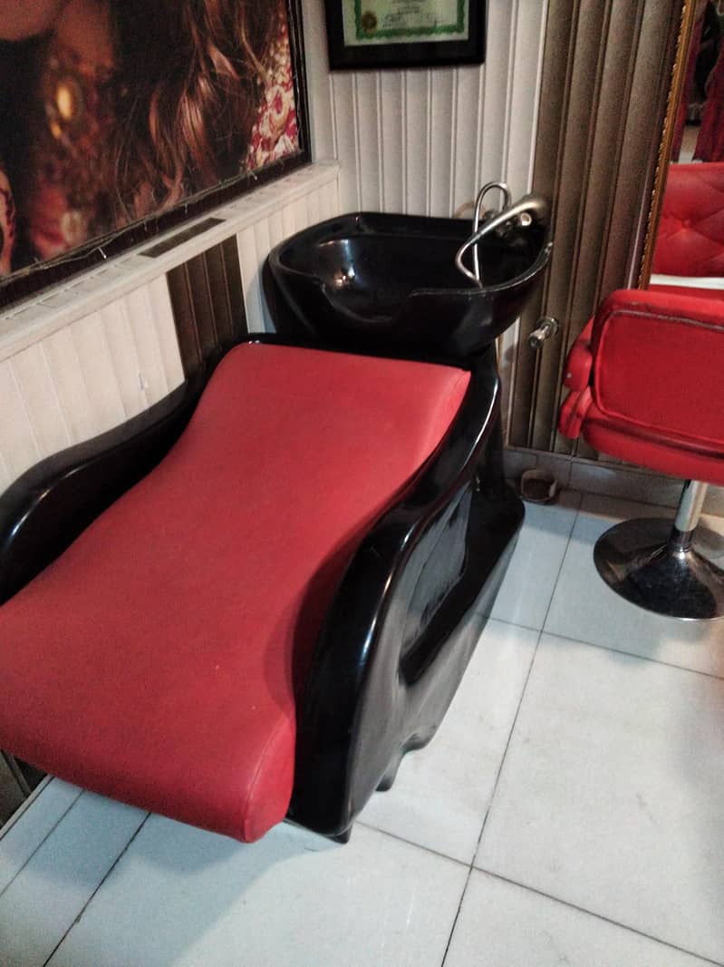 shampoo unit 1