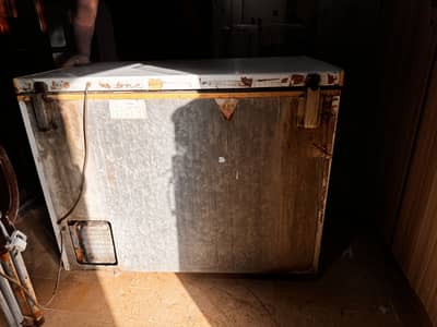 Dawlance freezer running condition on sale.