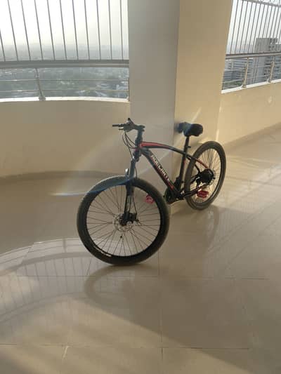 Bohot mintly used cycle hai company adlante ki hai