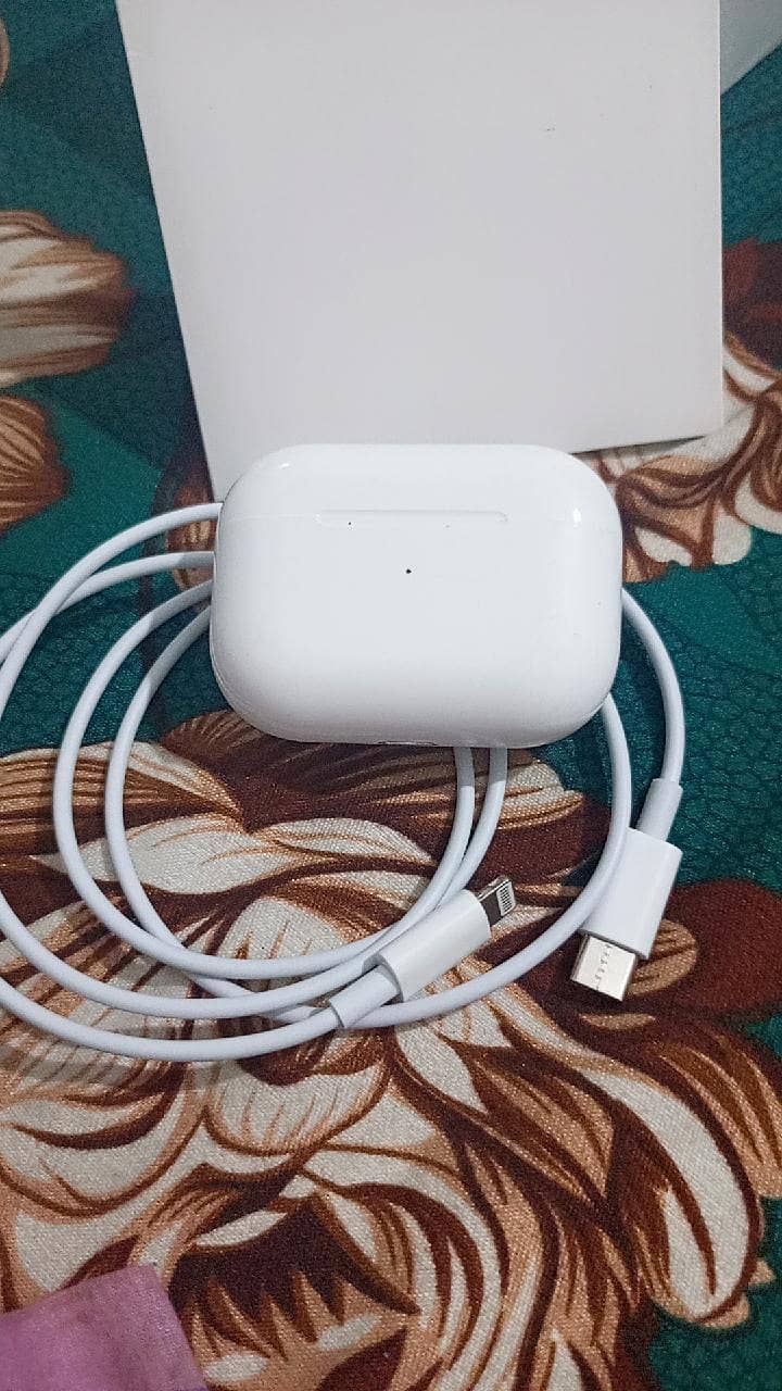 Ear pods 0