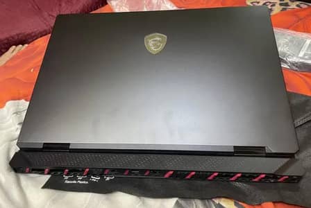 MSI Raider 18 Ai Ultra 9 285HX Rtx 5090 24 GB