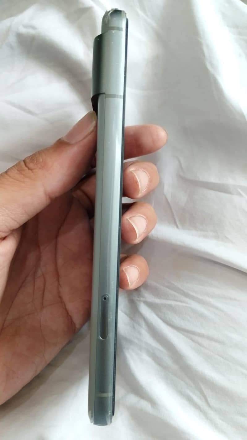 Google pixel 8 5
