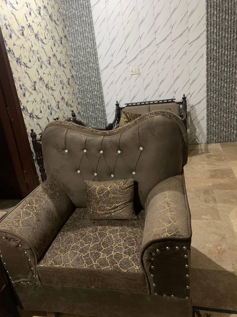 10/10 condition new sofas 6 seater 0