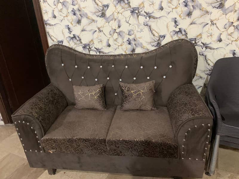 10/10 condition new sofas 6 seater 1