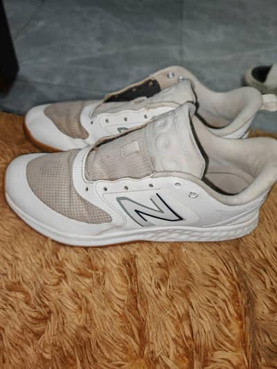 new balance Cricket shoes