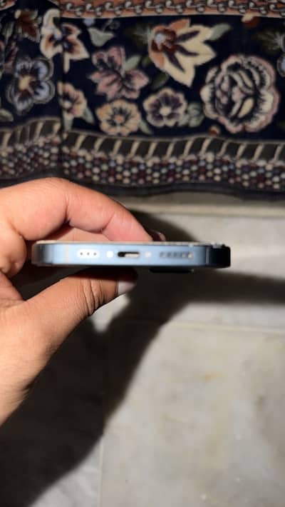 iPhone 13 box hai charger hai