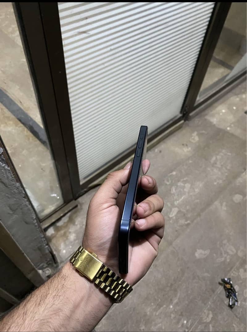 Iphone 15 pro max 3