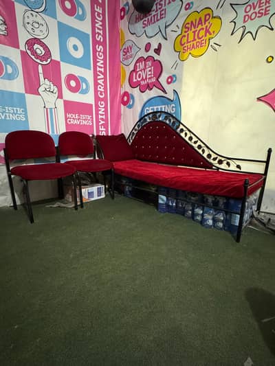 iron dewan with 2 matching chairs