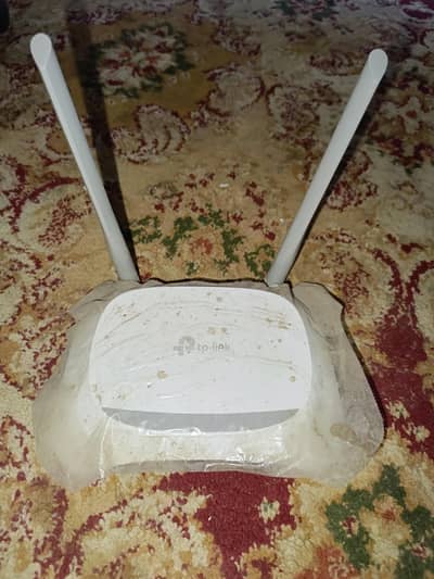 Dual antenna TP Link WR840N 300 Wireless N Router